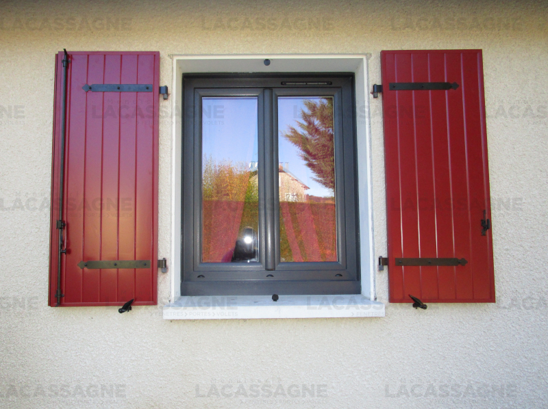 Menuiserie Lacassagne - La Boutique du Menuisier à Aurillac - Fenêtre PVC Bicoloration Anthracite 7016 Blanc 9016 Castes