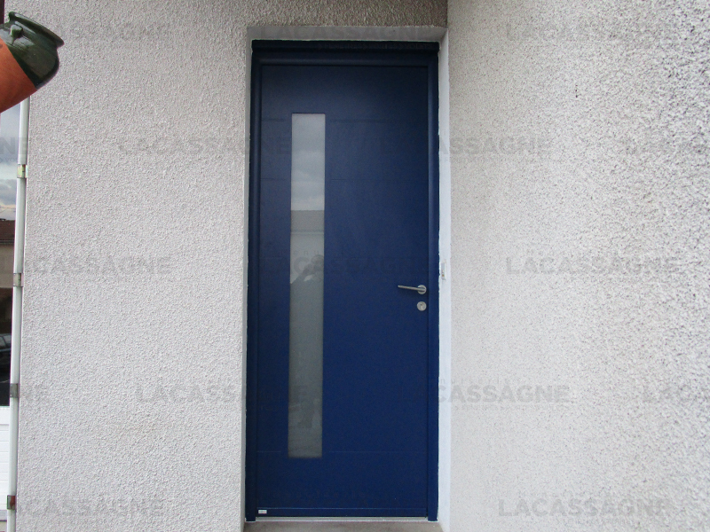 Menuiserie Lacassagne - La Boutique du Menuisier à Aurillac - Porte Entrée Aluminium Bleu 5003 Cytiss6 Zilten