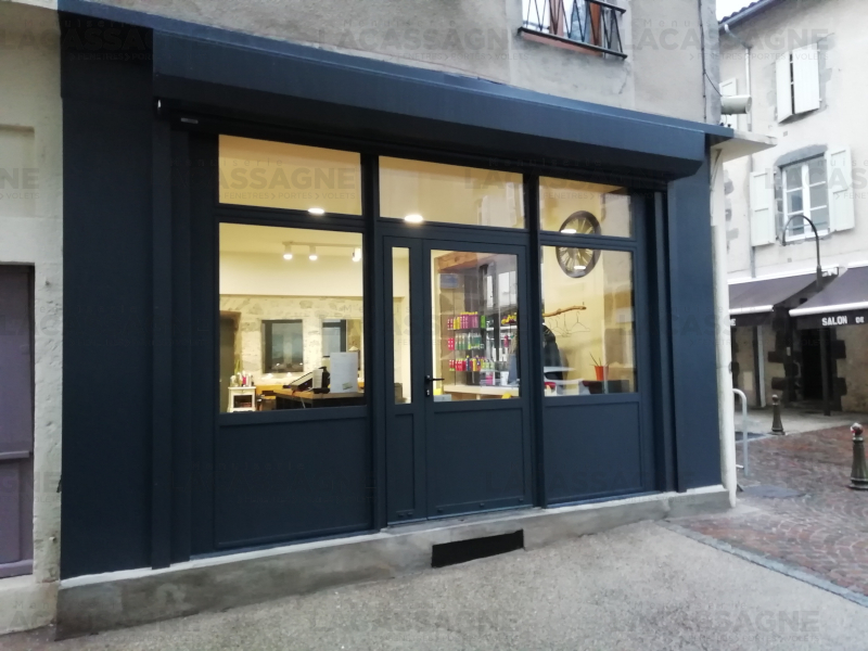 Menuiserie Lacassagne - La Boutique du Menuisier à Aurillac - Porte Entrée Aluminium Vitrine Anthracite 7016 Castes